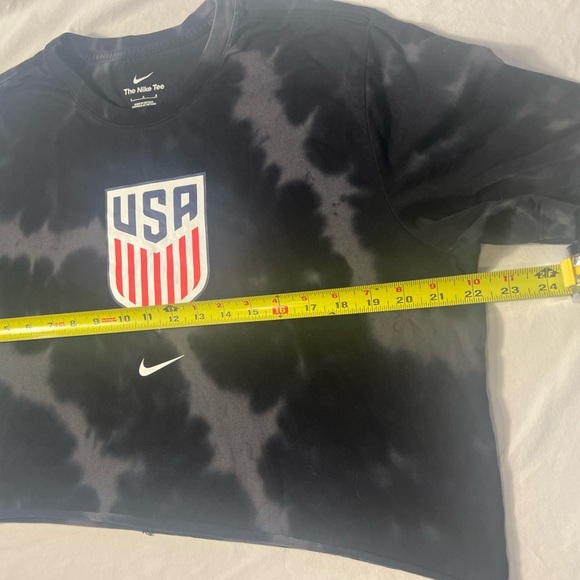 ✨Nike Large crop top cut rolled hem tie-dye short sleeve USA logo graphic print - Picture 5 of 6